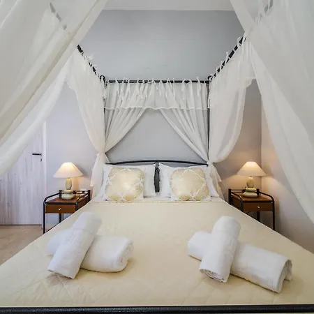 ستافروس فيلاز كارتيرادوس