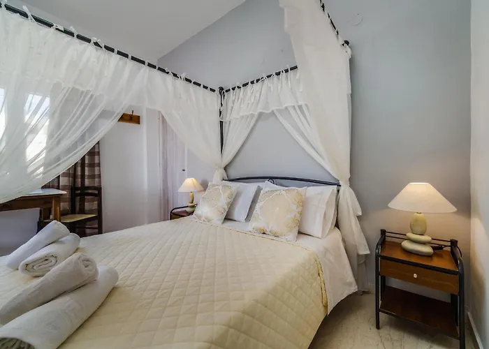 Aparthotel Stavros 3*