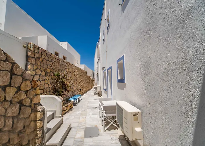 Stavros Aparthotel 3*